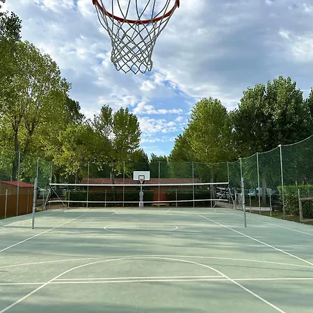 Village Кемпінг