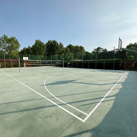 Кемпінг Village *
