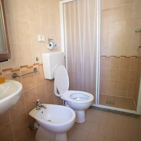 Village Кемпінг В'яреджо