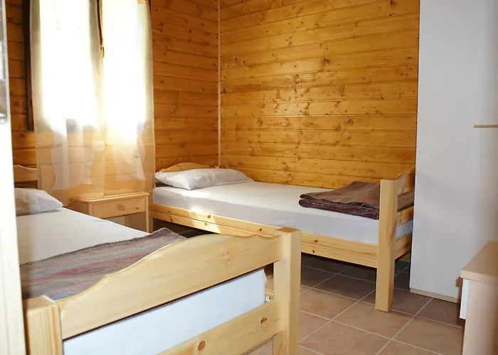 Κάμπινγκ Village