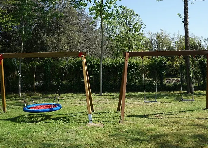 Village Κάμπινγκ *