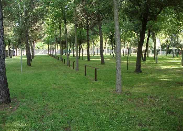 Village Κάμπινγκ *